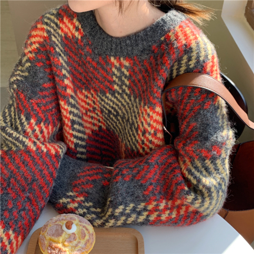 2022 new Korean version of the retro plaid contrast color knitted sweater top thickened loose long-sleeved pullover women's