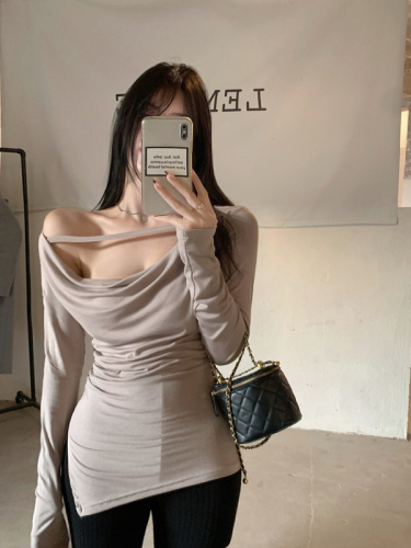 Hot girl slim fit off-the-shoulder T-shirt women's autumn  new inner bottoming shirt pure desire long-sleeved top