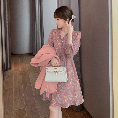 2022 spring, early autumn and winter new Korean style design high waist, thin, long sleeves and bottoming V-neck skirt