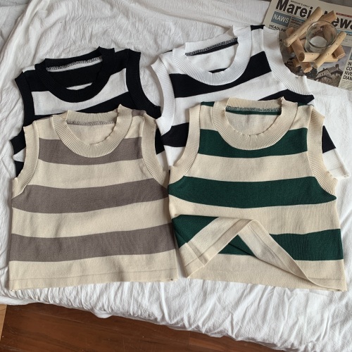 Real shooting real price Versatile contrasting striped slim knitted vest with top inside and outside