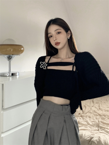 Real shooting real price early autumn new design sense bat sleeve short knitted cardigan camisole two-piece suit