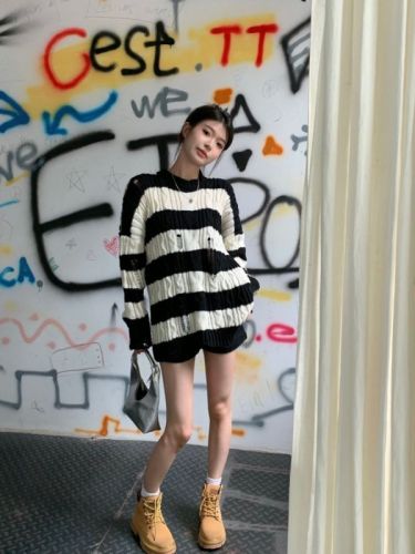 Real auction real price good quantity ~ sweet and cool hole striped loose pullover sweater
