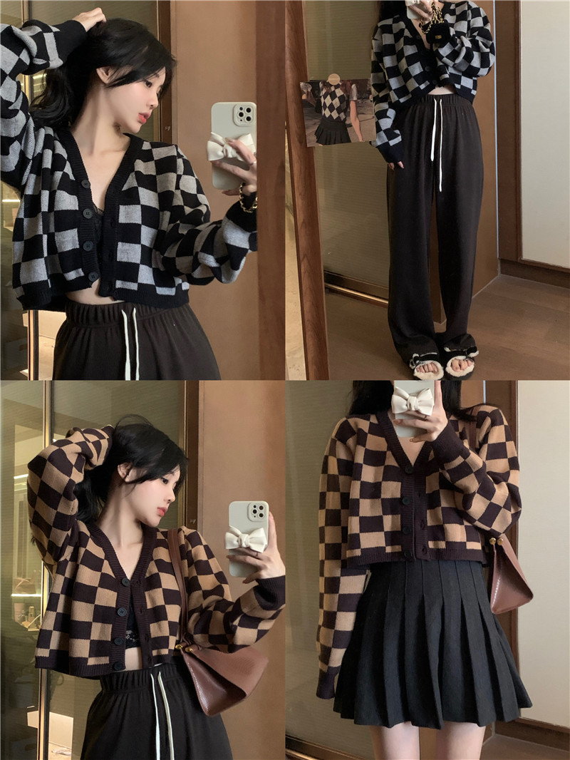 Knitted sweater women's 2022 Korean version loose French plaid shorts long-sleeved knitted cardigan jacket women