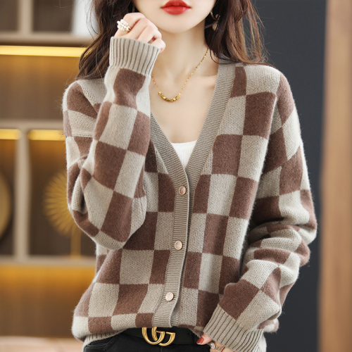 Checkerboard colorblock wool cardigan women's wool 2022 autumn new V-neck long-sleeved knitted sweater coat