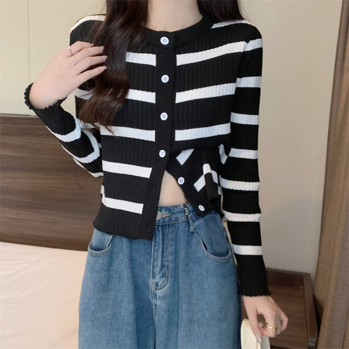 Real price Autumn Korean version of the new striped cardigan is thin loose jacket T-shirt top women