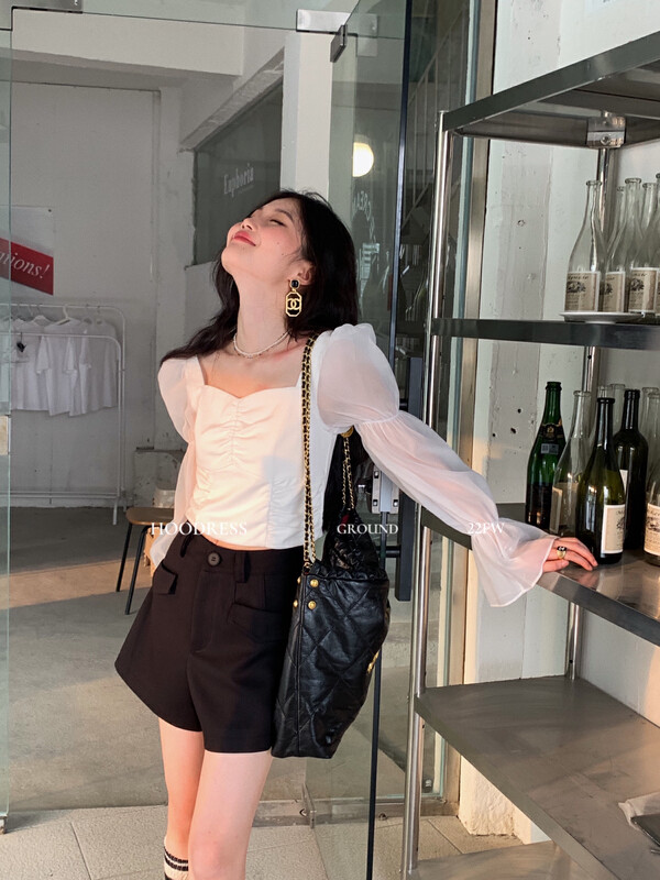 New in early autumn! [Fire HOODRESS] Korean version of the square collar puff sleeves small shirt 22346# JHY