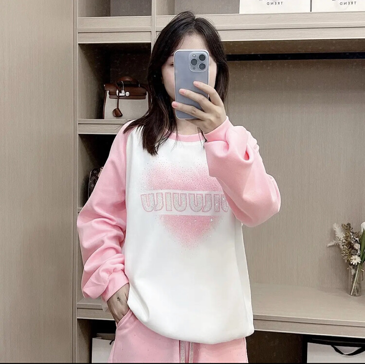 New in autumn! [Miss Xixi] Round neck hot and diamond all-match sweater 1810# L
