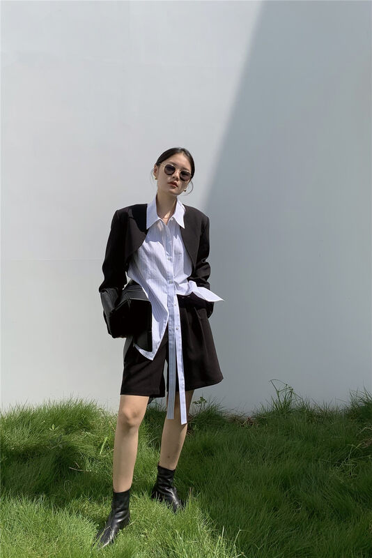 Autumn is new! [BLACK+WHITE] Korean striped shirt + design fashion jacket suit 16082# XYJ