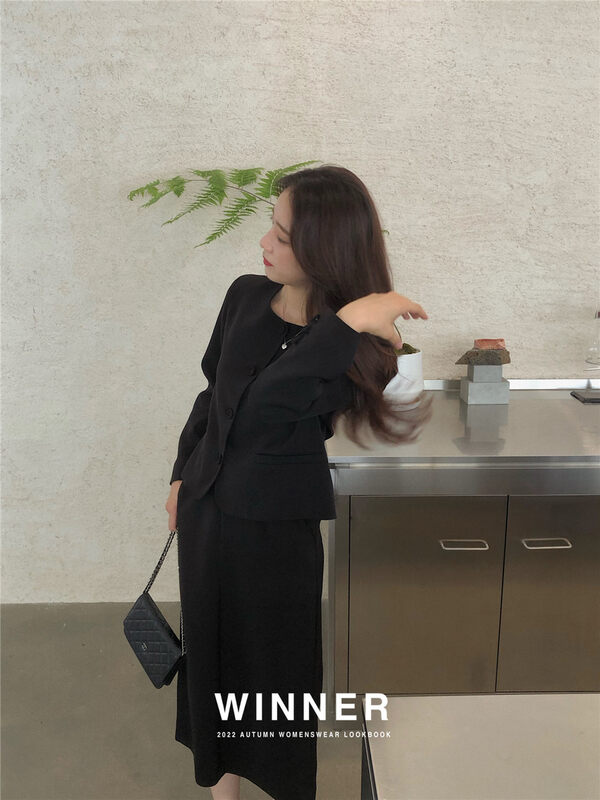 New in autumn! [WINNER] Round neck single-breasted short coat + lady skirt suit YS1-8856# L