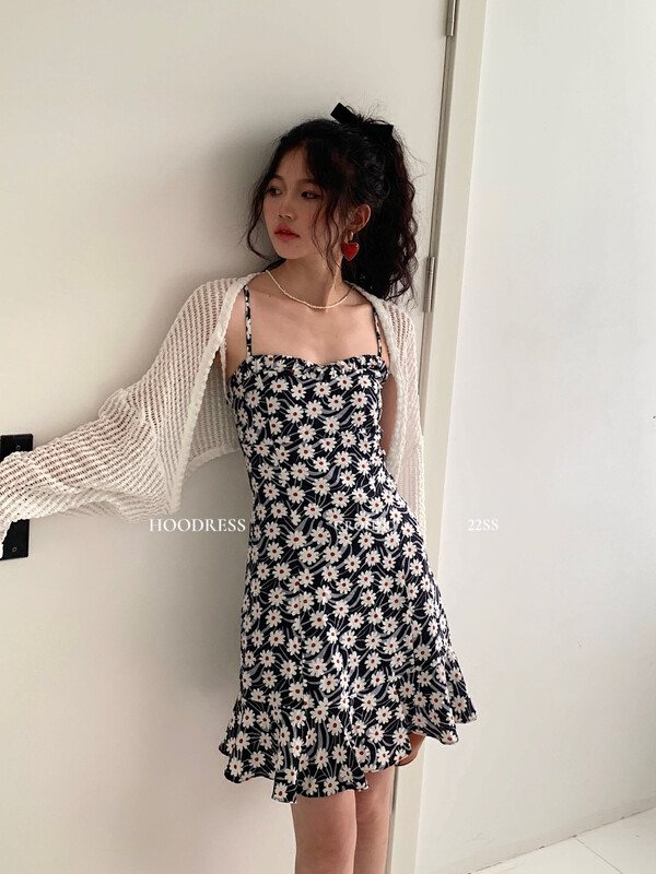 [Fire HOODRESS] Korean version of the open vest machine petal suspender dress 22208# JHY