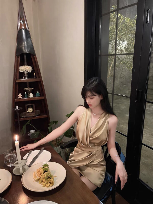 New in early autumn!【SEE YOU】Fashionable V-neck Pure Desire Dress 2117# PCZ