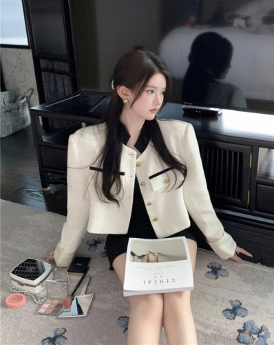 Real shot autumn clothes fried street all-match commuter small fragrance style short high-end stitching short jacket with shoulder pad equestrian clothing women