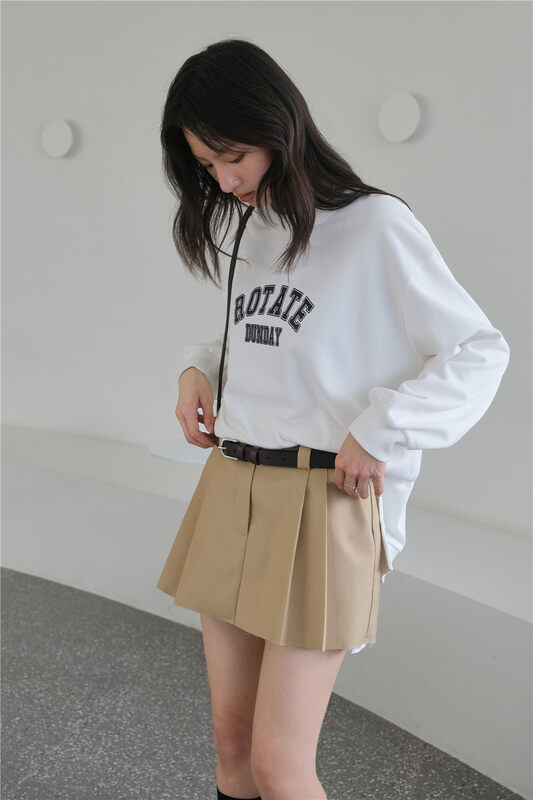 New in autumn! [BLACK+WHITE] Round neck letter print loose sweater 08072# XYJ