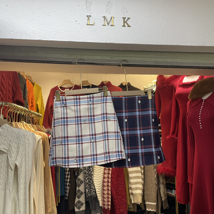 【LMK】Korean version plaid skirt with studs 8753# HJY