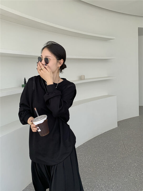 New in autumn! [BLACK+WHITE] wide-shoulder design niche long-sleeved T-shirt 08024# XYJ