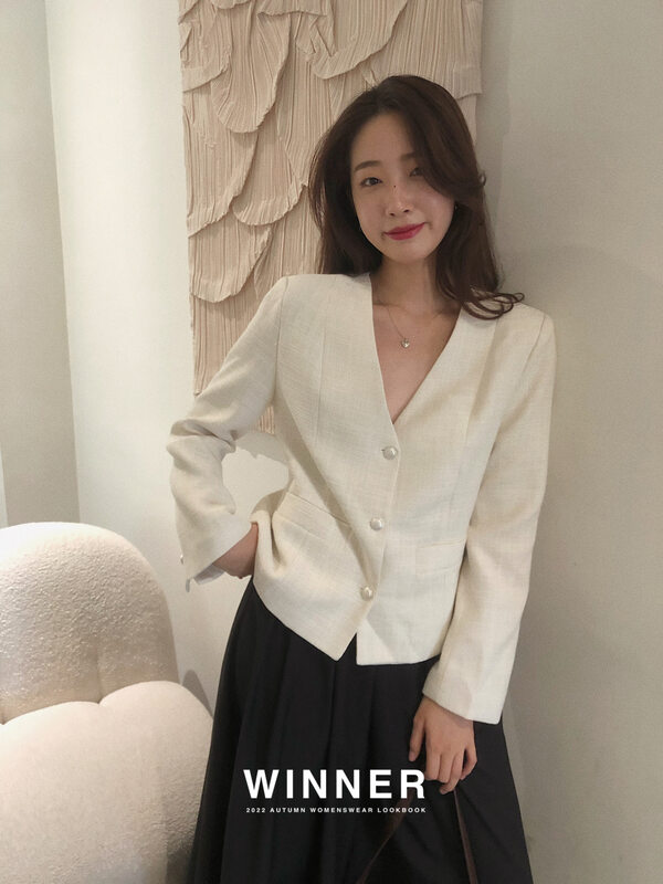 New in early autumn! [WINNER] High-quality commuter Xiaoxiang style V-neck short jacket 8801# LL