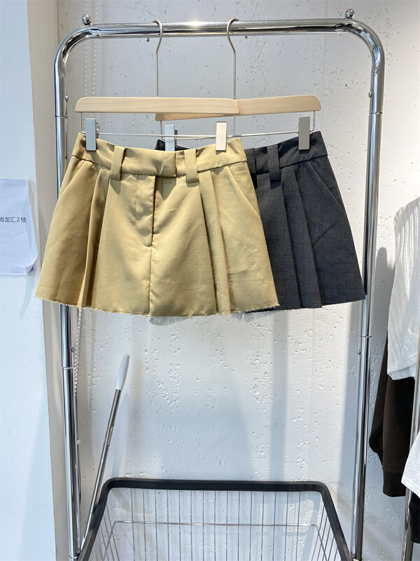 New in early autumn!【BLACK+WHITE】Slim and simple pleated casual shorts 06226# HYY