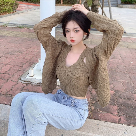 Net red hot girl pure desire wind knitted sweater fried street 2022 autumn and winter new sweater two-piece suit