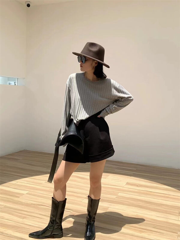 New in early autumn!  【BLACK+WHITE】Casual Simple Solid Color Round Neck Pullover Long Sleeve T-Shirt 2W02009M# HYY