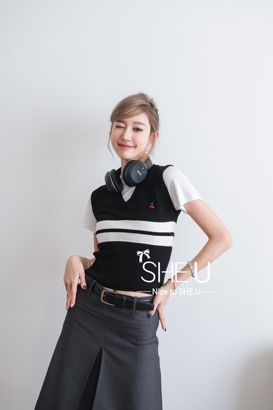 [SHE U] College style v-neck cherry vest 51165