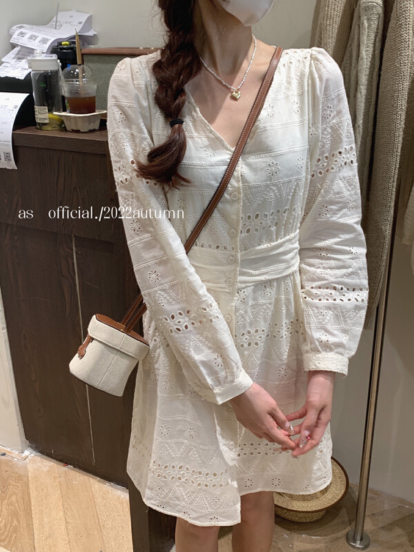 New in early autumn! [AS] V-neck solid color hollow dress 9050# HJY