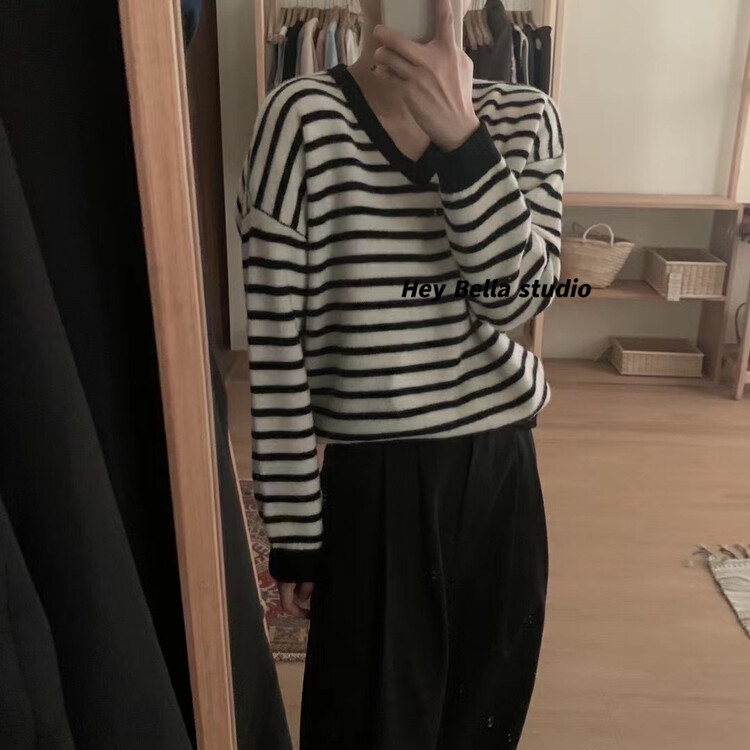 New in autumn!【HEY BELLA】Korean V-neck striped warm sweater 9210# L
