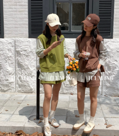 New in autumn! [TEEM ING] Korean fake two-piece striped sweater + two-piece casual shorts suit 22T812# HJY
