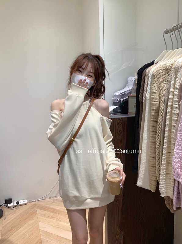 New in autumn!【AS】Sweet and spicy pearl halter neck off-the-shoulder sweater 2335# HJY