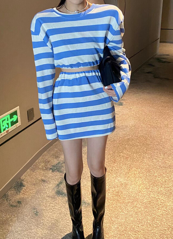 Autumn is new! [M.H] Korean all-match striped long-sleeved T-shirt + slim skirt suit 8810# PCZ