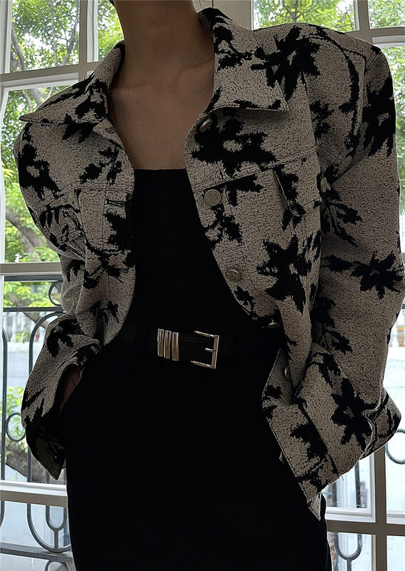 New in autumn! [TOP CLOSET] Fashionable breasted retro short coat 3606# OZQ