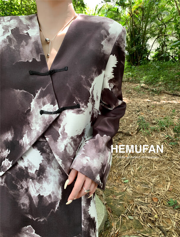 New in early autumn! [HEMUFAN Hemufan] Buckle fashion classic smudged short coat 5063# L