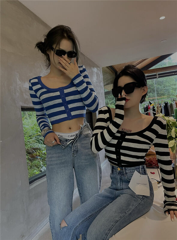 New in early autumn!【TOP CLOSET】Fashionable striped short knitted cardigan 9801# OZQ