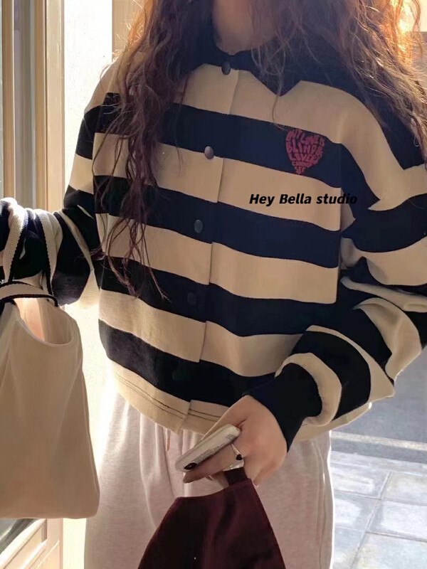 New in autumn! [HEY BELLA] Korean version of heart embroidered striped sweater 1876# L