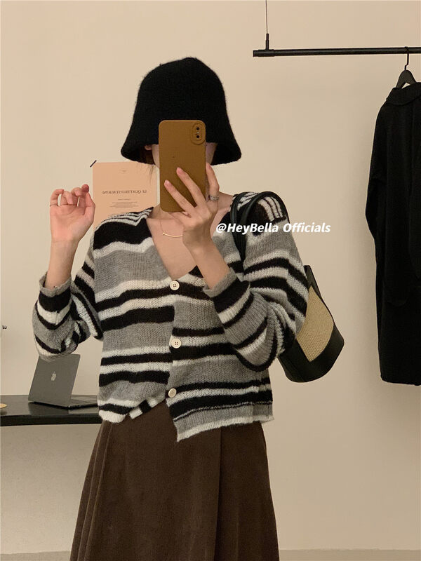 New in early autumn! [HEY BELLA] Personalized loose V-neck knitted cardigan 9108# LL