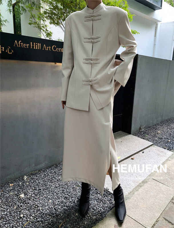 Autumn is new! [HEMUFAN Hemufan] Design sense of buckle and slim skirt 5028# L