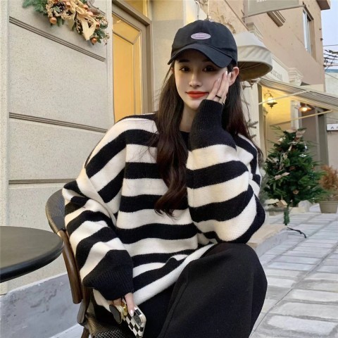 2022 new loose green striped sweater women's early autumn lazy style design niche knitted top
