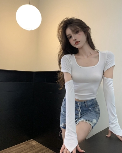 Real shot autumn Hong Kong style small sexy party leader with hollowed out and thin and short outer wear bottoming shirt ins shoulder pad top
