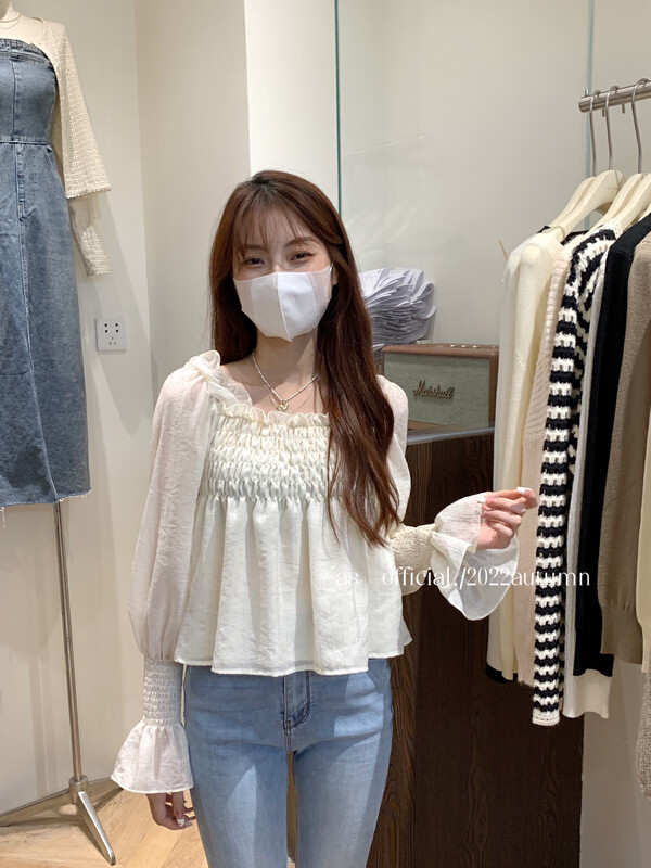 New in autumn! [AS] Sweet and gentle pearl silk trumpet sleeve shirt 2303# HJY