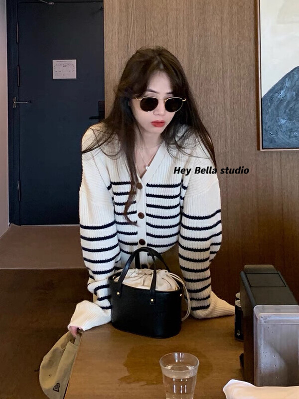 New in autumn! [HEY BELLA] Korean striped V-neck knitted cardigan 9236# L