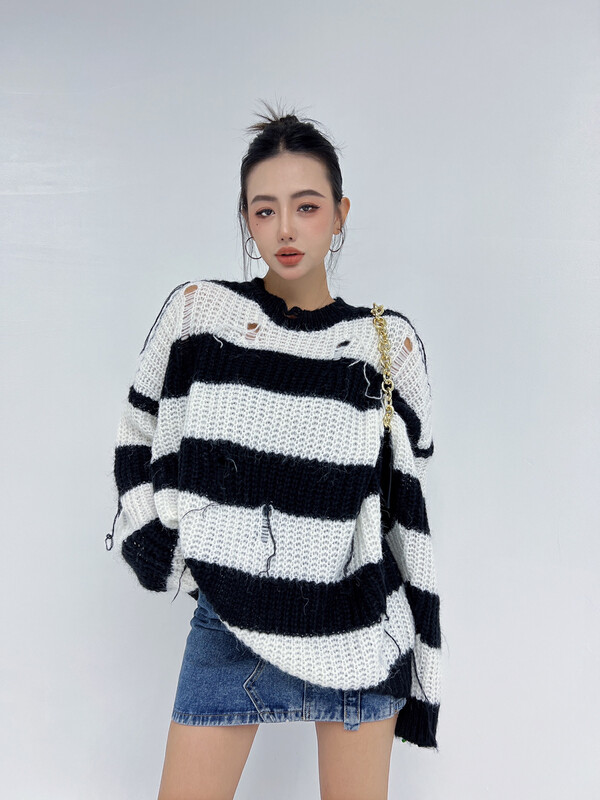 New in Autumn! [DTWO] Striped Hole Korean Warm Sweater 2319296# ZXL
