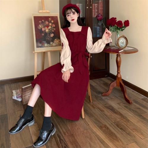 Corduroy fabric 2022 early autumn new French retro chic butterfly stitching square neck dress women