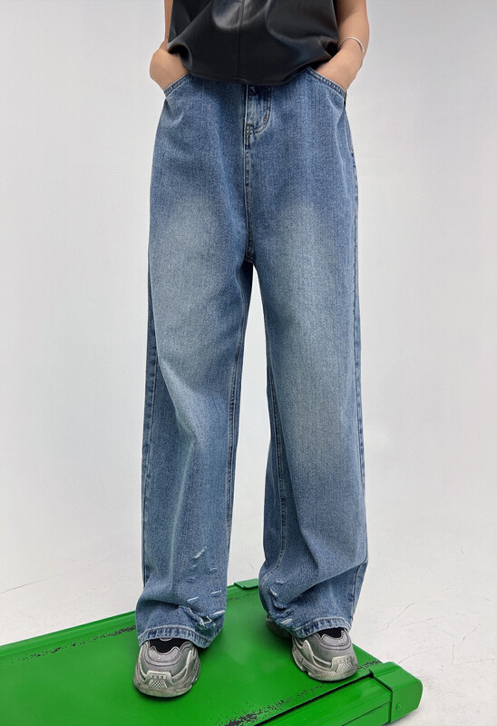 New in early autumn! [D.TWO D2] Flared loose ripped jeans 2305163# ZXL