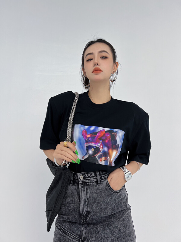 New in autumn!  [D.TWO D2] Casual Simple Shoulder Pads Loose Printed Short Sleeve T-Shirt 2321337# ZXL