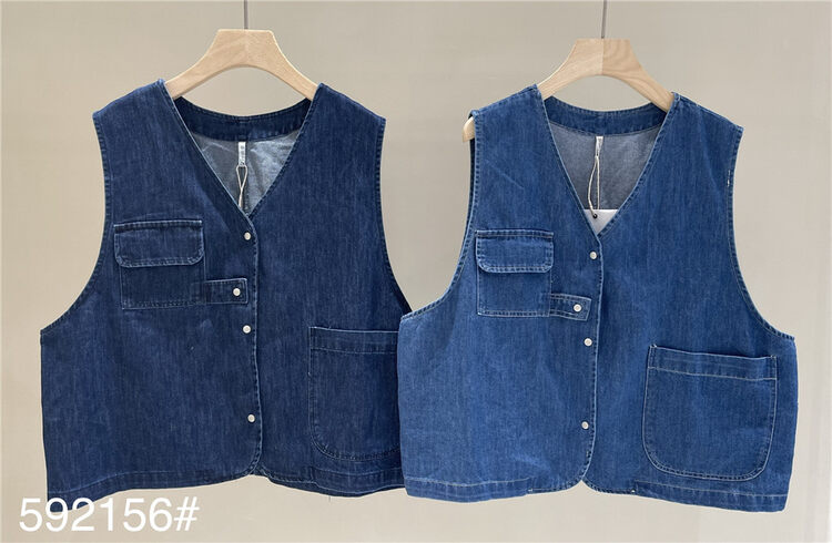 New in autumn! [fabric] V-neck textured and comfortable vest 592156# L