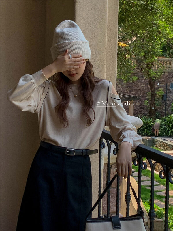 New in early autumn! [MOXI] Color-blocked off-the-shoulder long-sleeved sweater 58699# XJ
