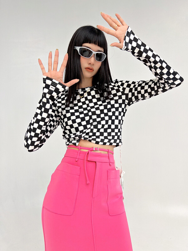 New in early autumn! [D.TWO D2] Korean version of the checkerboard plaid round neck long-sleeved T-shirt 2321182# ZXL