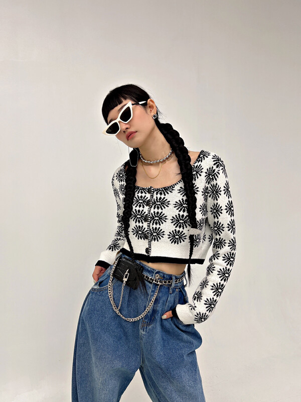 New in early autumn! [DTWO] color high street design personalized knitted cardigan 2319008# ZXL