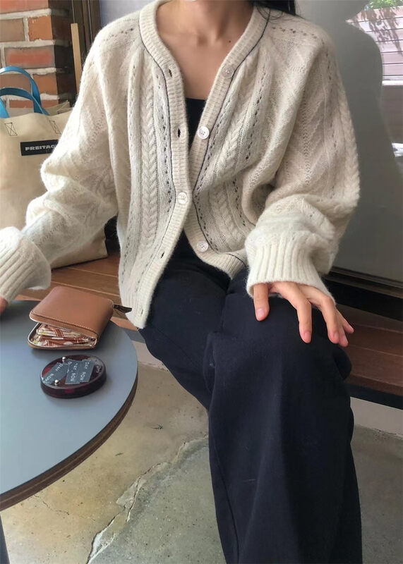 New in early autumn! [MALT] round neck single-breasted fashion warm sweater 5509# XYJ