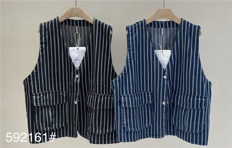 New in autumn! [fabric] striped V-neck simple vest 592161# L
