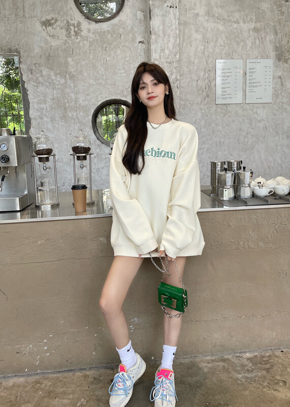 【KEYBOARD】Korean version two-color letter embroidery all-match loose sweater 2217